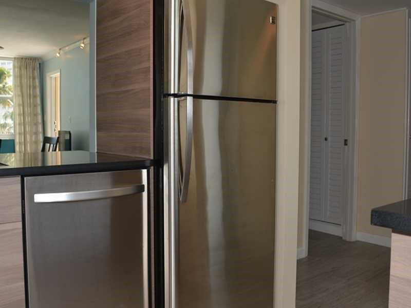201 N Ocean Boulevard - Photo 2