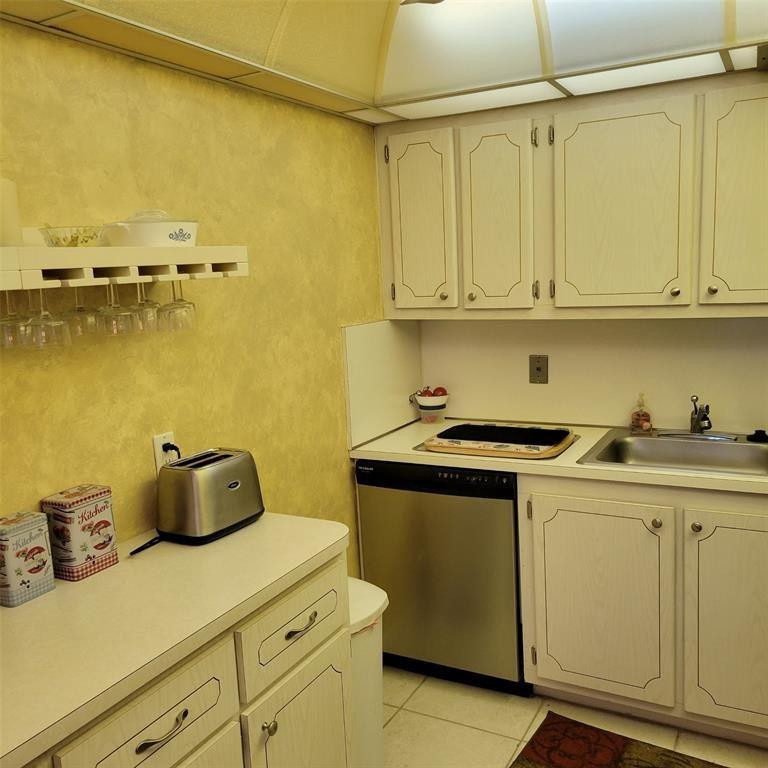 351 Markham P - Photo 2