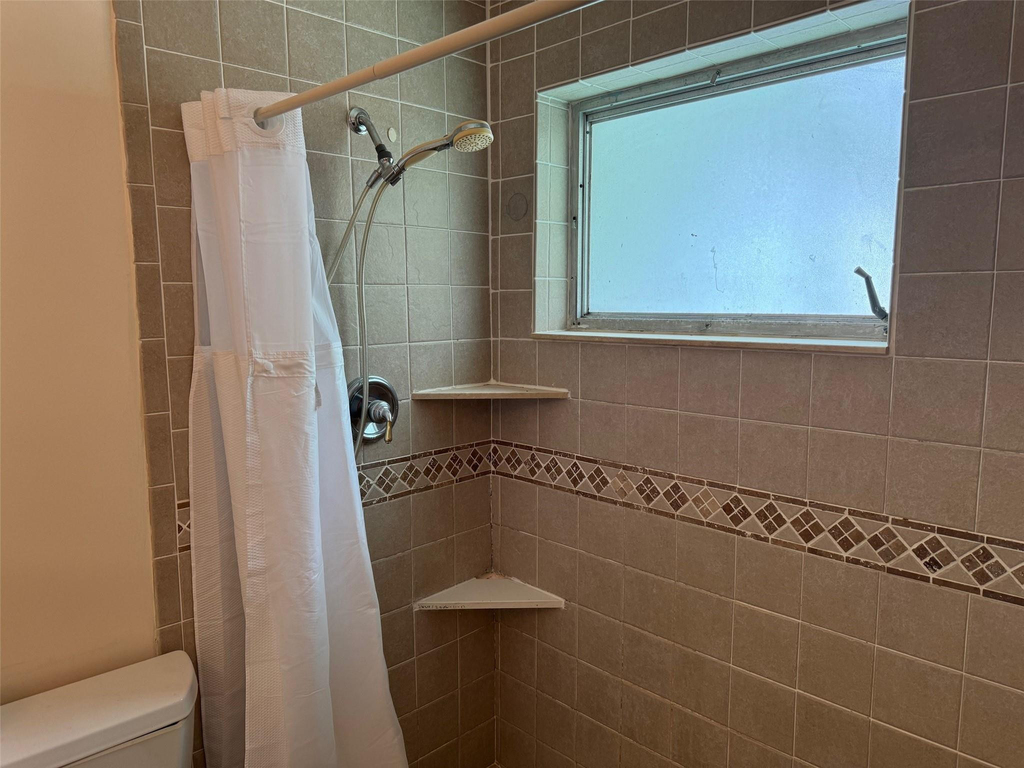 4564 Nw 16th Avenue - Photo 4