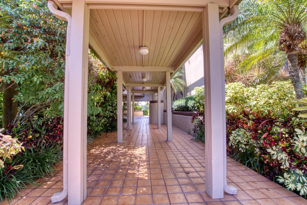 4657 Fountains Drive S - Photo 12