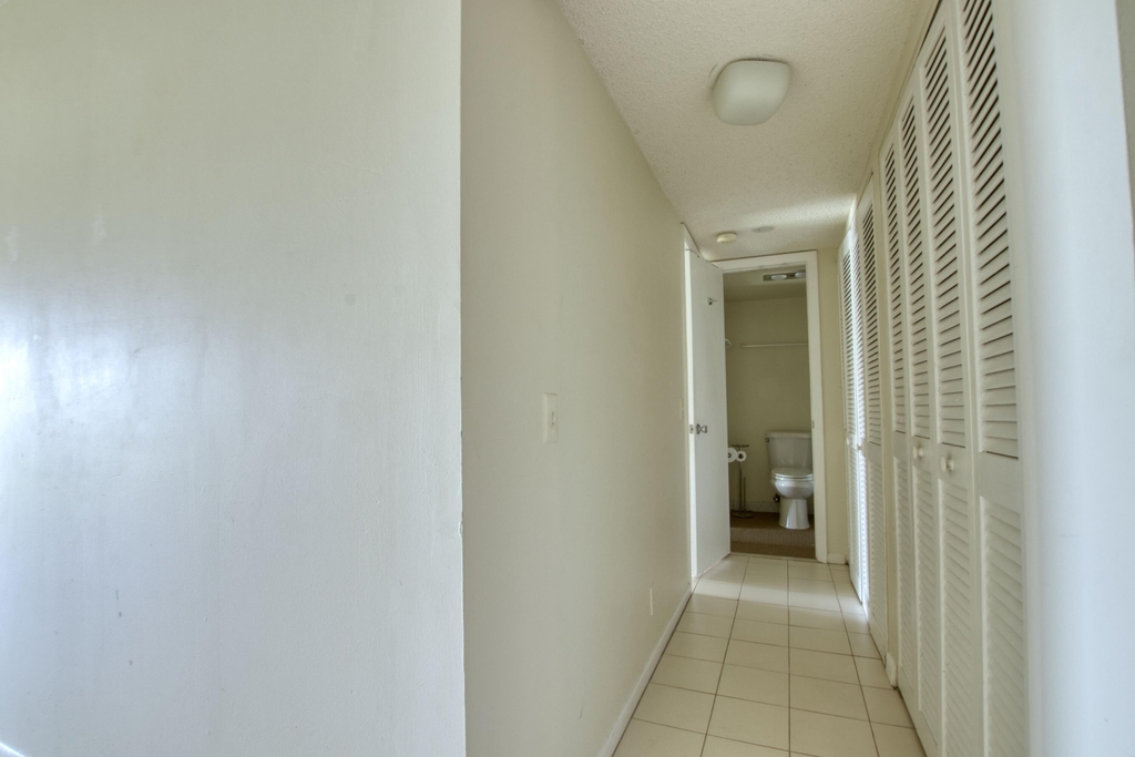 4657 Fountains Drive S - Photo 5