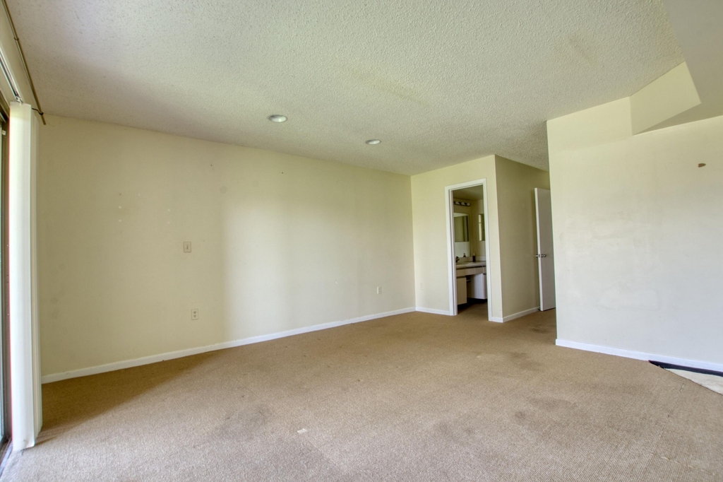 4657 Fountains Drive S - Photo 10