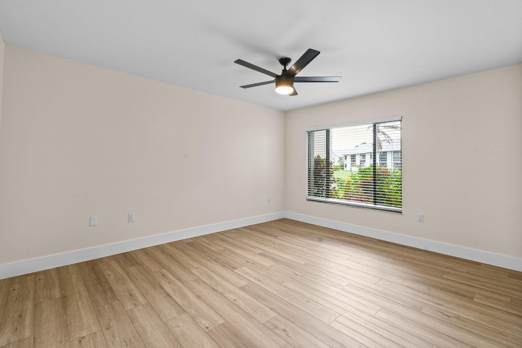 2233 Nw 22nd Avenue - Photo 20