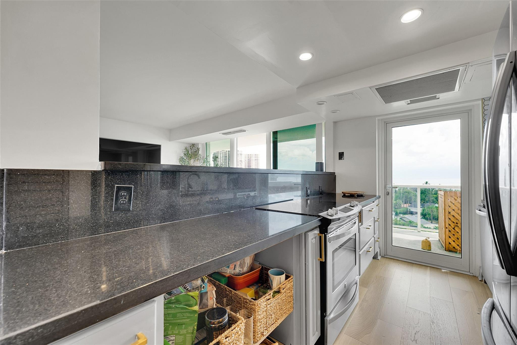 2841 N Ocean Boulevard - Photo 11