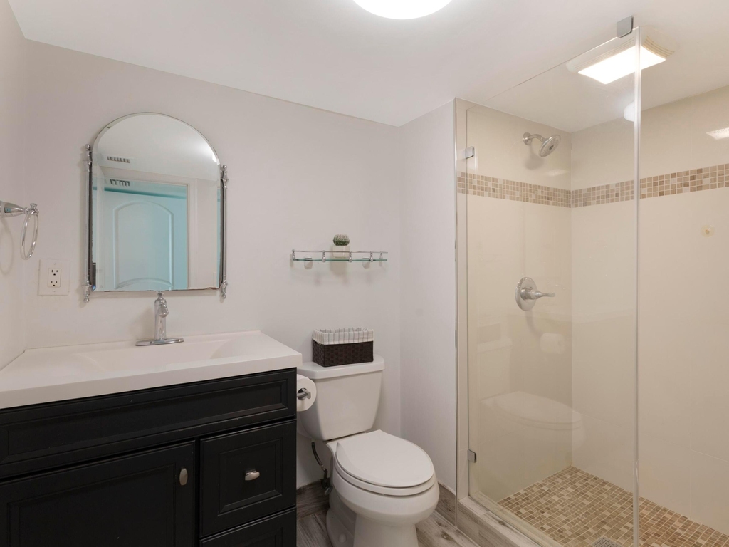 832 Green Street - Photo 16