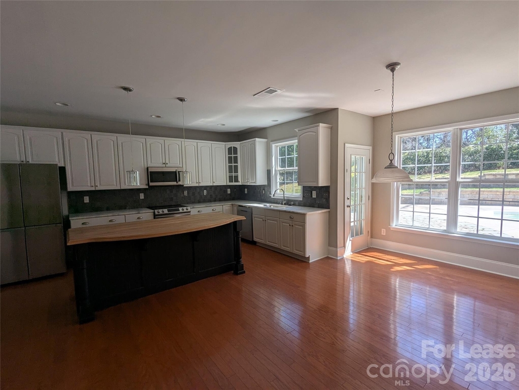 7894 Woodmere Drive - Photo 4