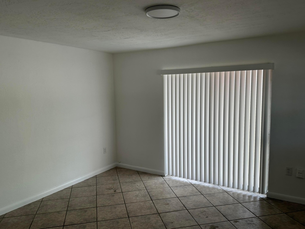 115 Maple Avenue - Photo 7