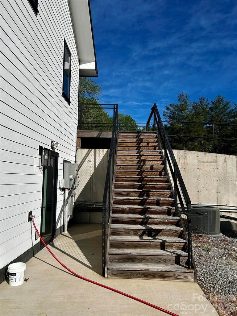 23 Shoals Falls Road - Photo 1