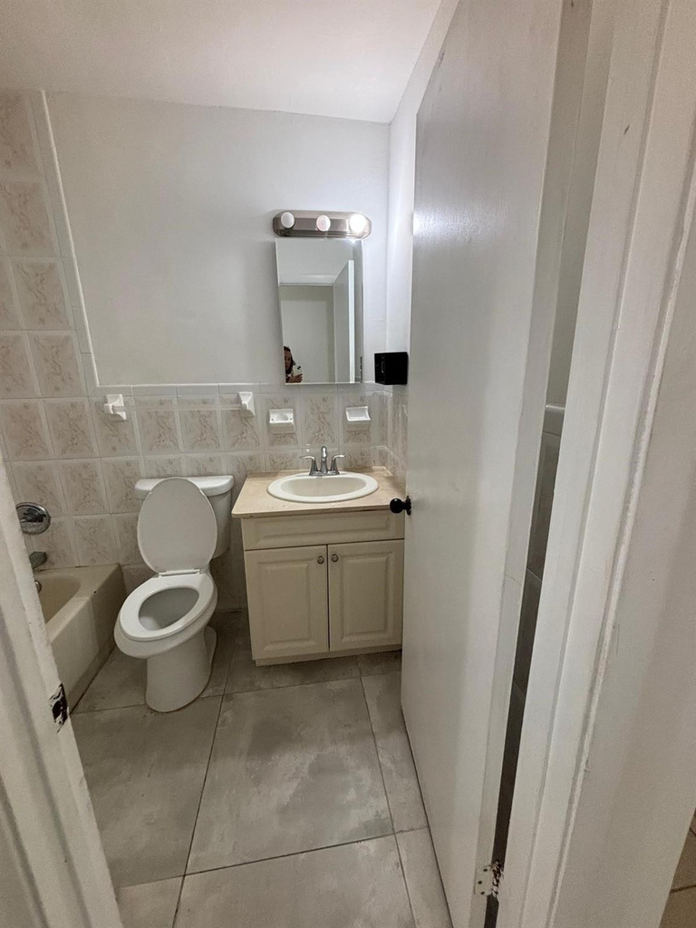 2148 Nw 57th Avenue - Photo 12