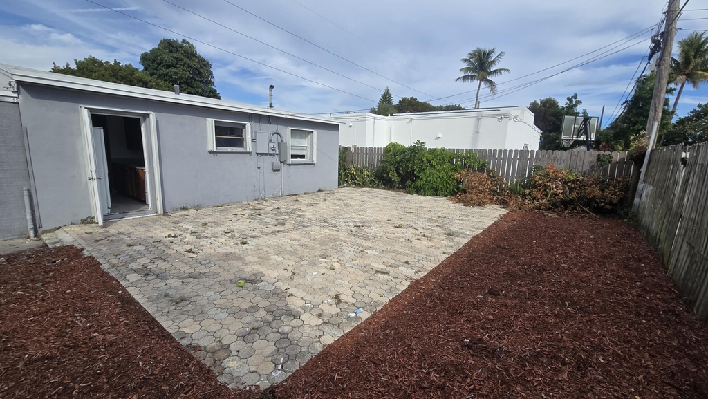 1512 Ne 28th Street - Photo 10