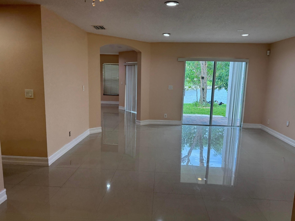 6457 Adriatic Way - Photo 4