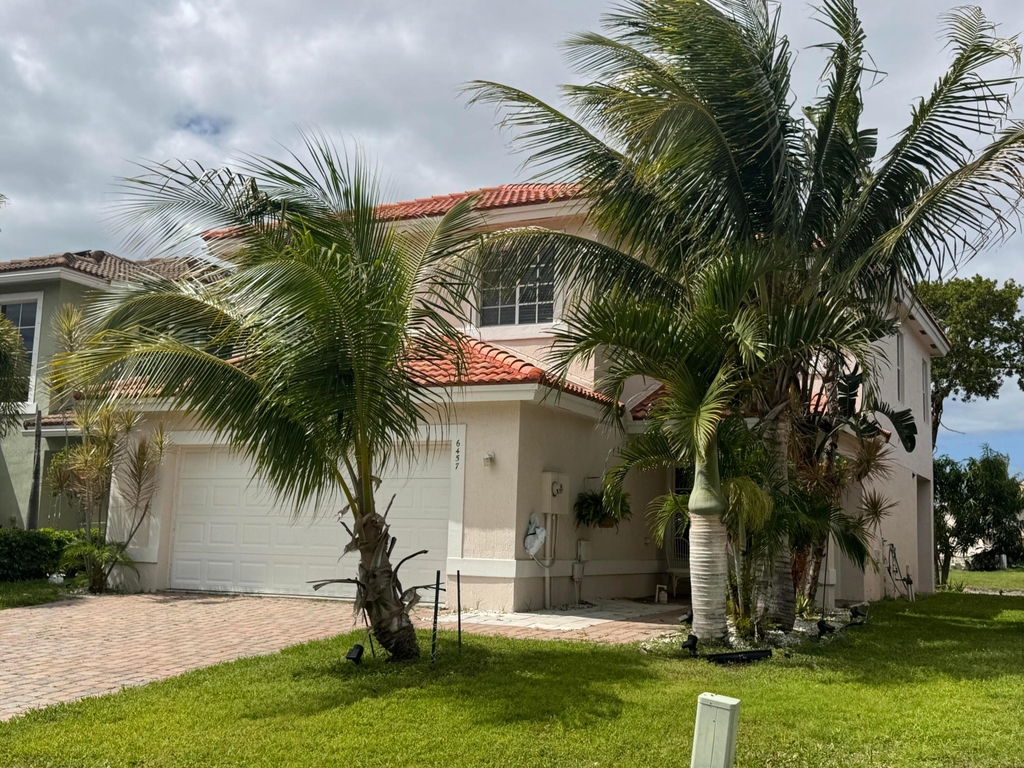 6457 Adriatic Way - Photo 2