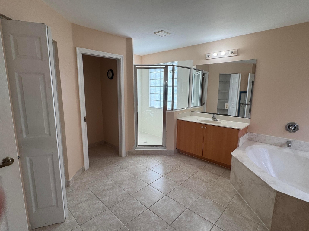 6457 Adriatic Way - Photo 17