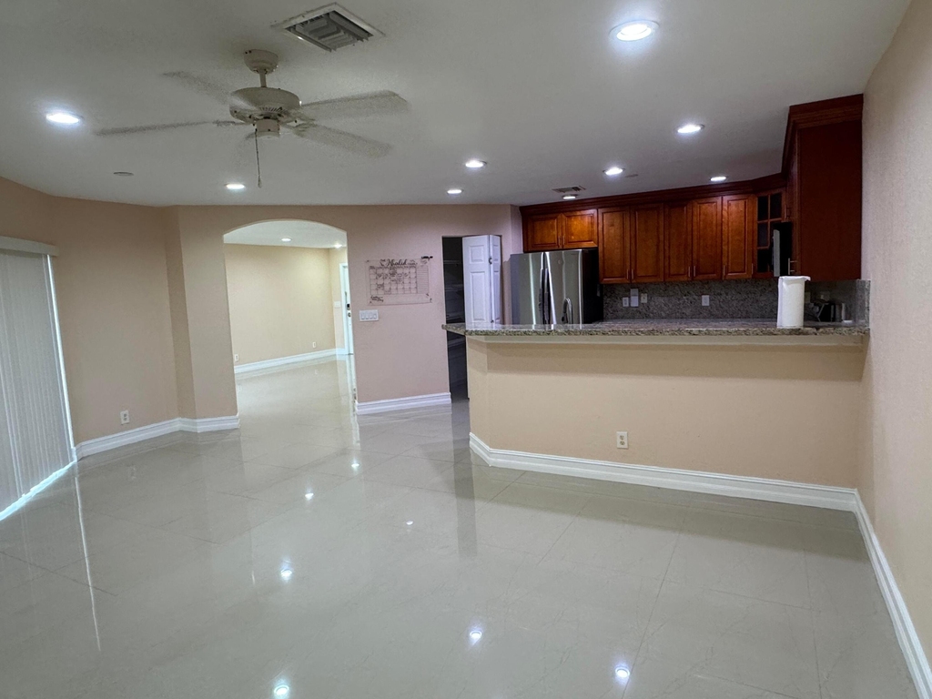 6457 Adriatic Way - Photo 8