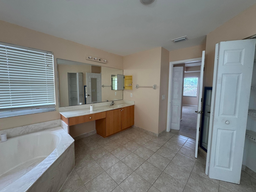 6457 Adriatic Way - Photo 18