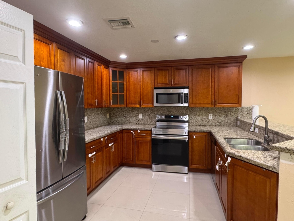 6457 Adriatic Way - Photo 9