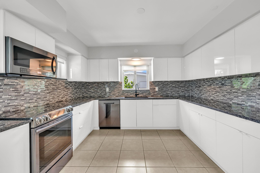 2812 Ne 27th Street - Photo 4