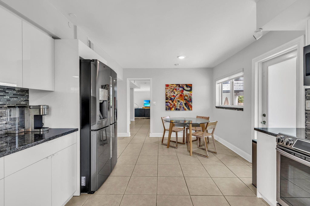 2812 Ne 27th Street - Photo 12