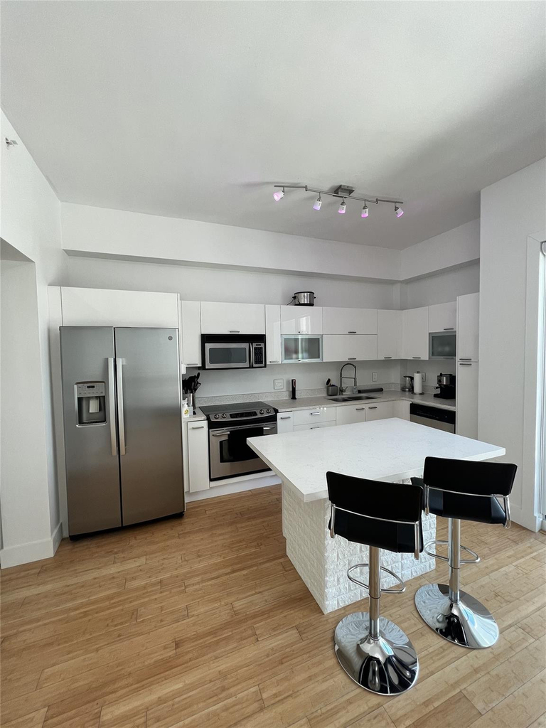 133 Ne 2nd Avenue - Photo 8