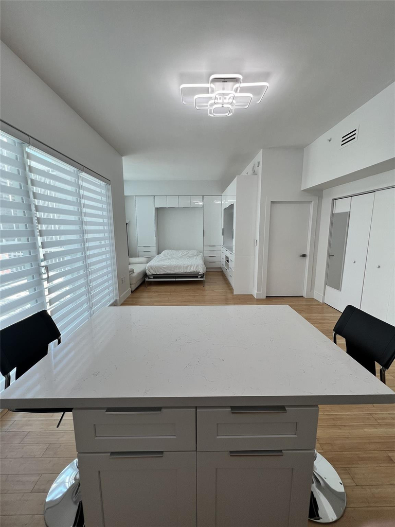 133 Ne 2nd Avenue - Photo 2