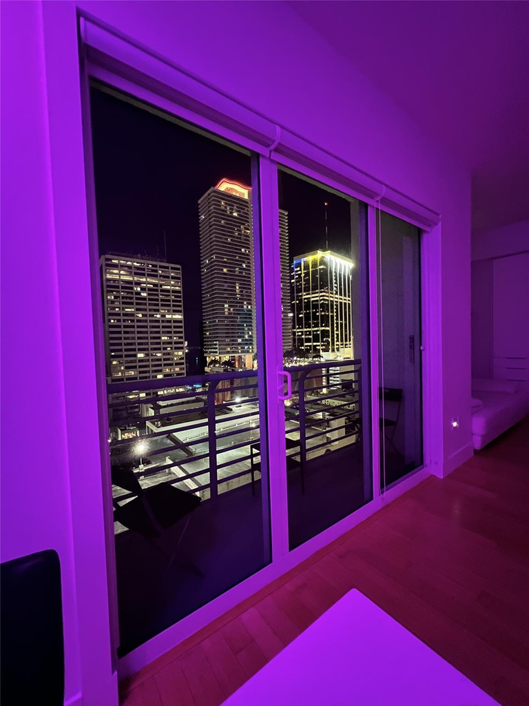 133 Ne 2nd Avenue - Photo 7