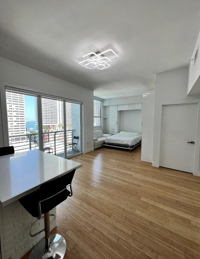 133 Ne 2nd Avenue - Photo 3
