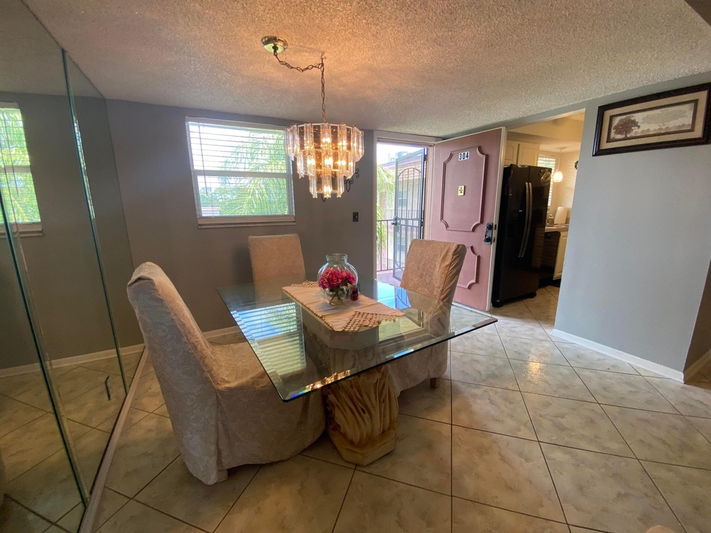 715 Lori Drive - Photo 4