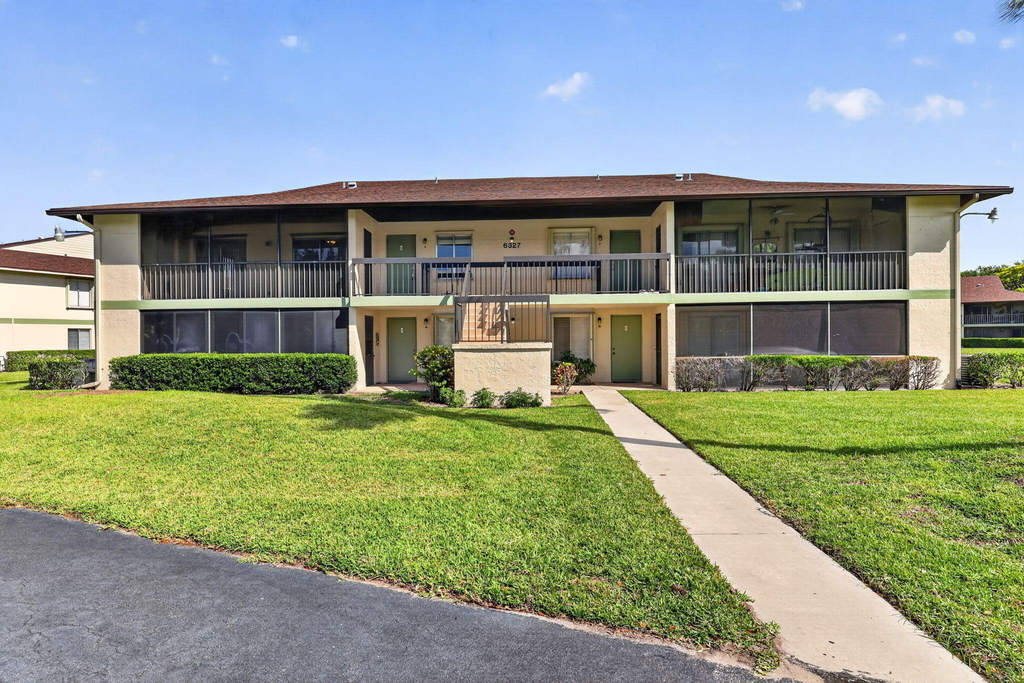 6327 Chasewood Drive - Photo 3