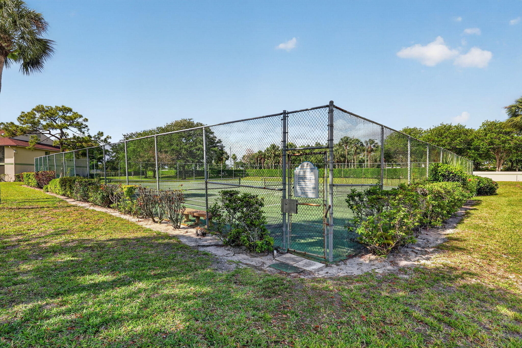 6327 Chasewood Drive - Photo 16