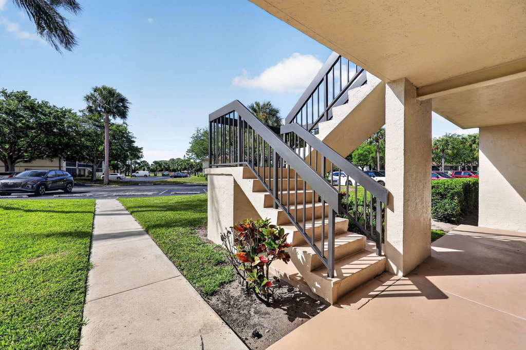 6327 Chasewood Drive - Photo 7
