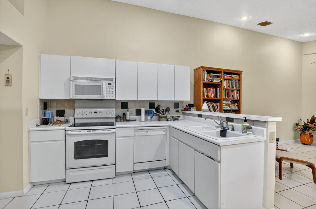 20803 Cabrillo Way - Photo 10