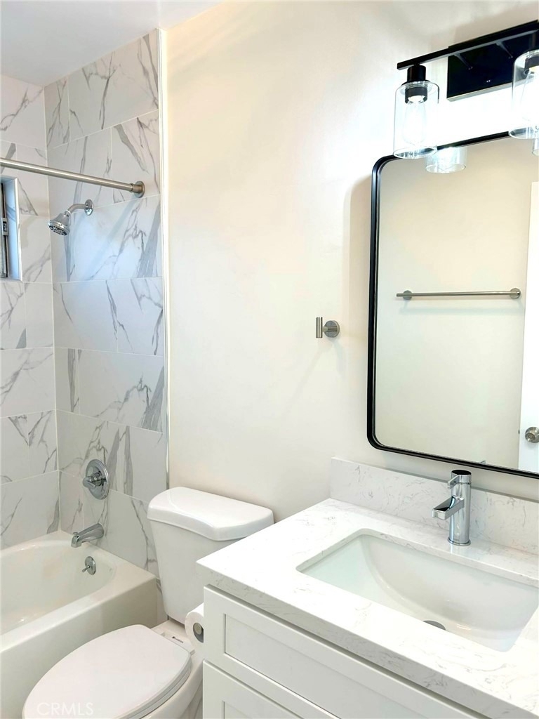 2728 Crestmoore - Photo 11
