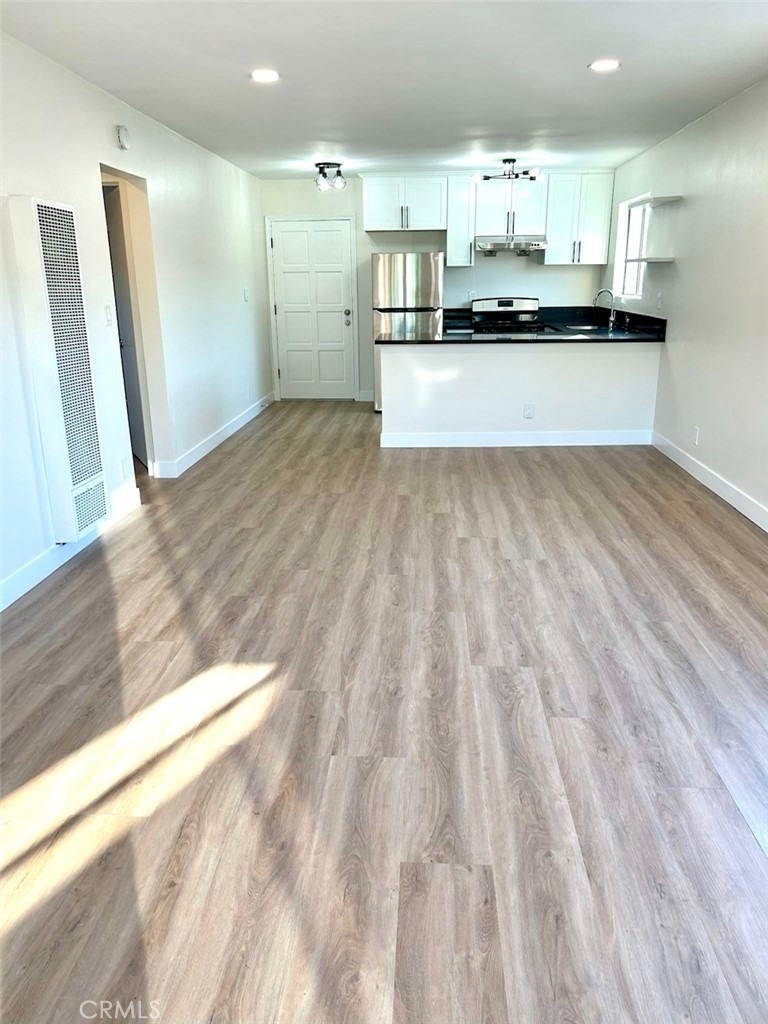 2728 Crestmoore - Photo 2