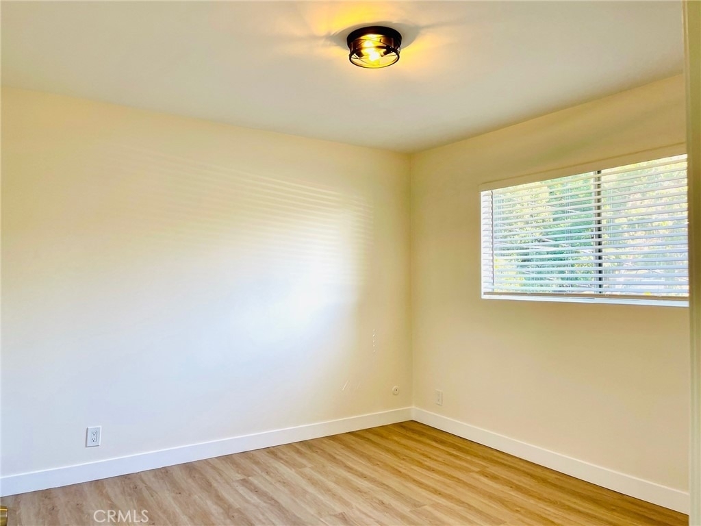 2728 Crestmoore - Photo 6