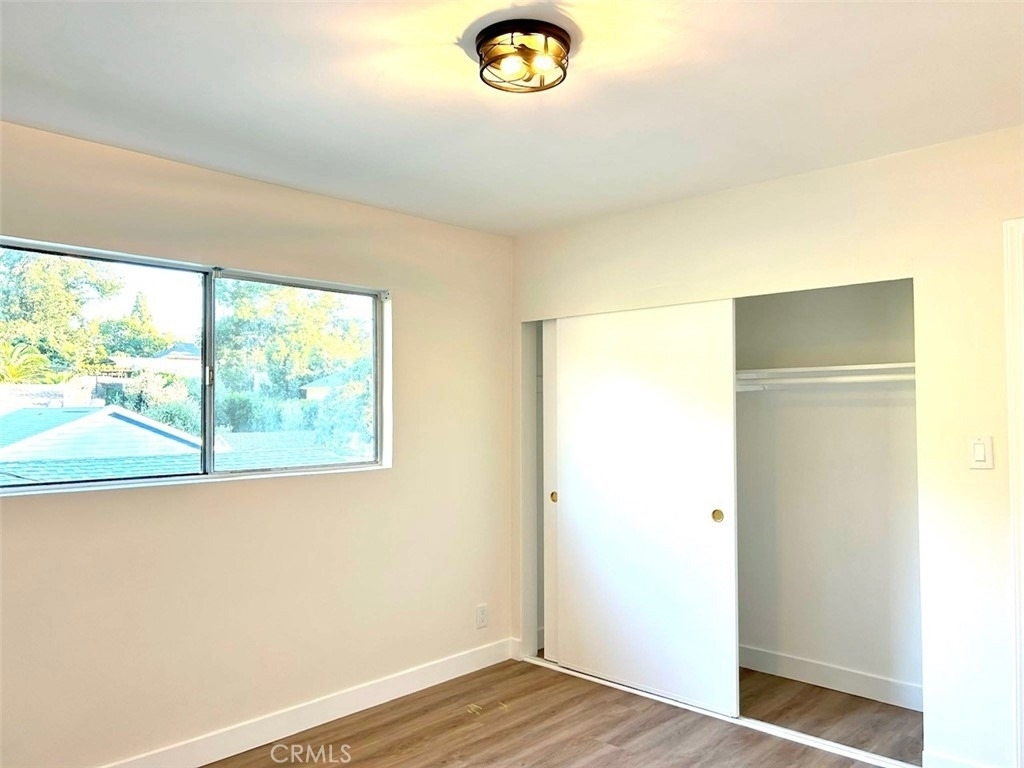 2728 Crestmoore - Photo 9