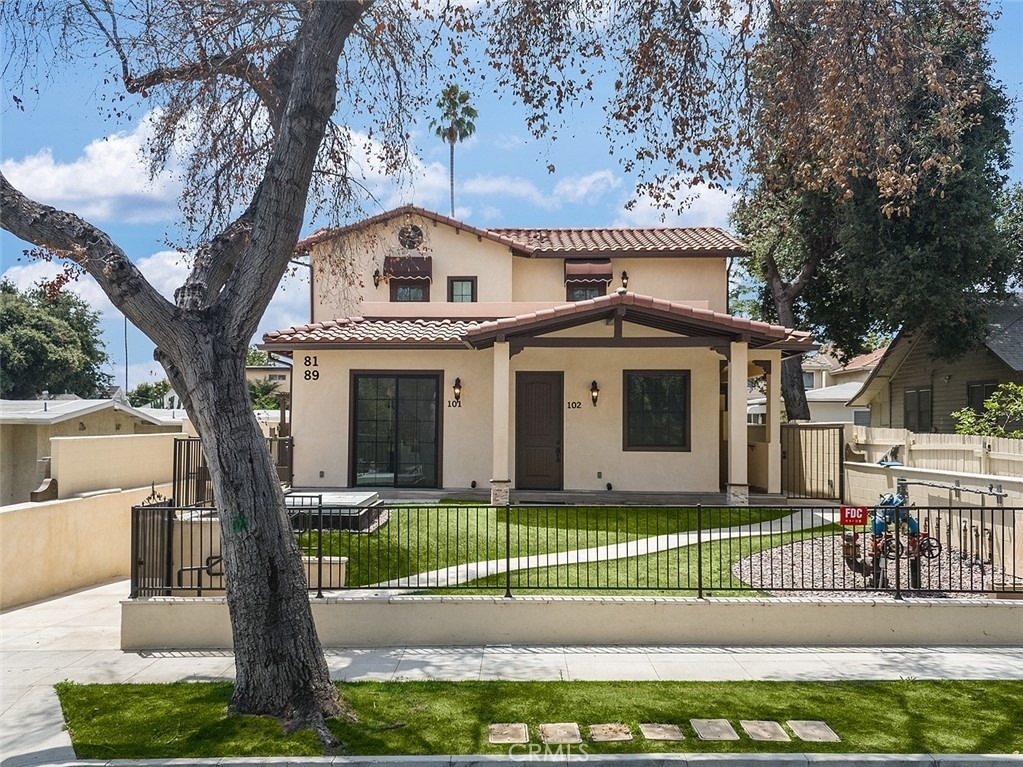 89 N Grand Oaks Ave - Photo 1