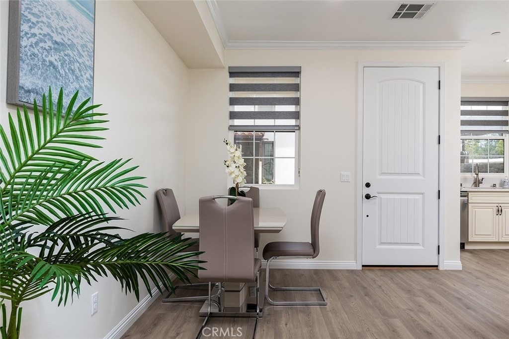 89 N Grand Oaks Ave - Photo 3