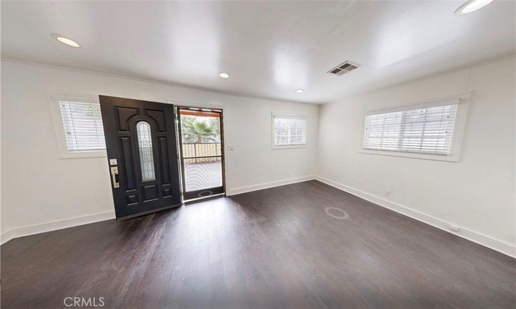 4563 Lexington Avenue - Photo 3