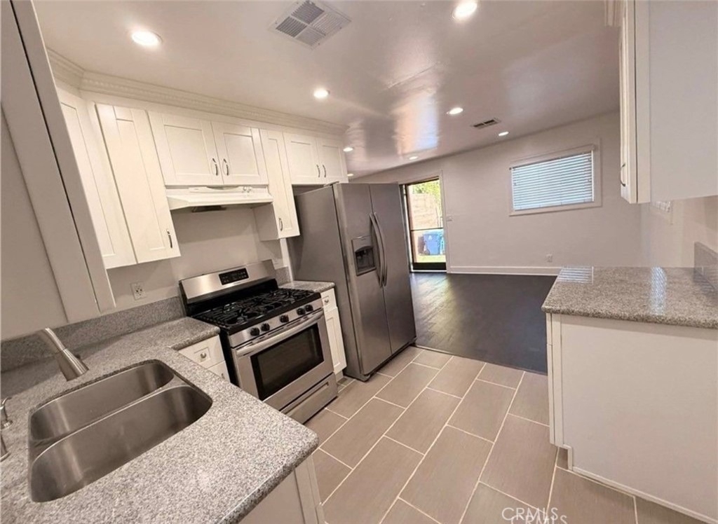 4563 Lexington Avenue - Photo 4