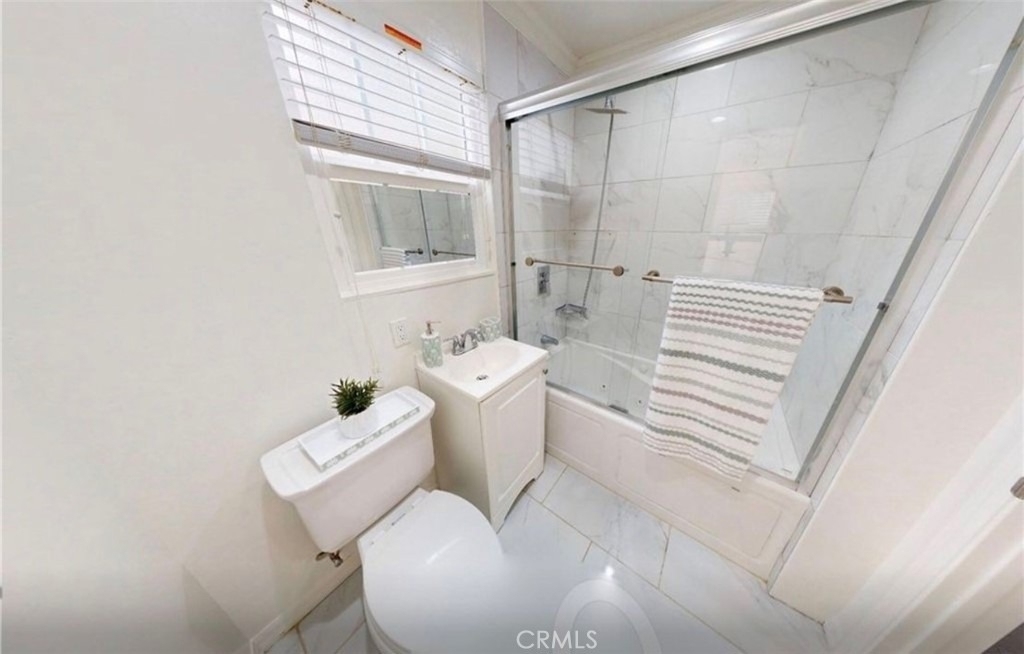 4563 Lexington Avenue - Photo 6