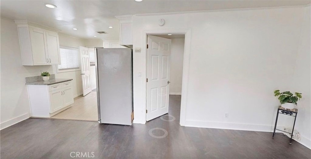 4563 Lexington Avenue - Photo 2