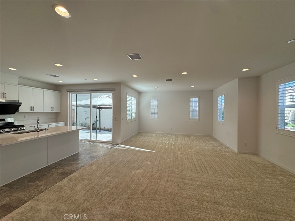 7018 Aloe Ln - Photo 3
