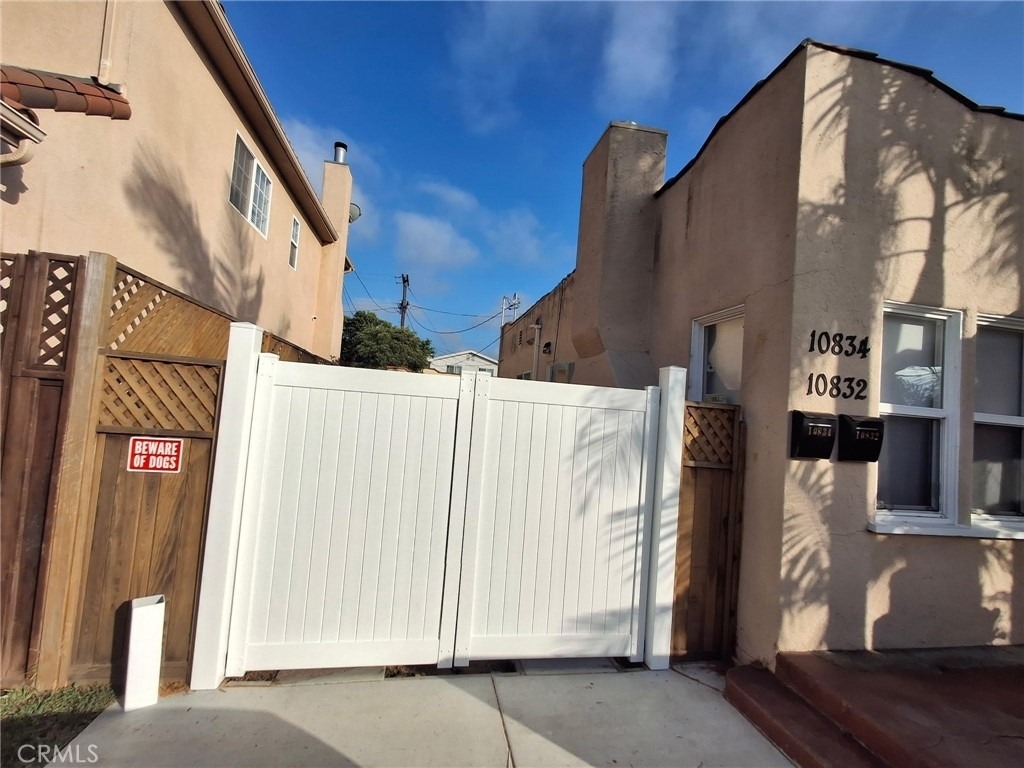 10832 Westminster - Photo 2