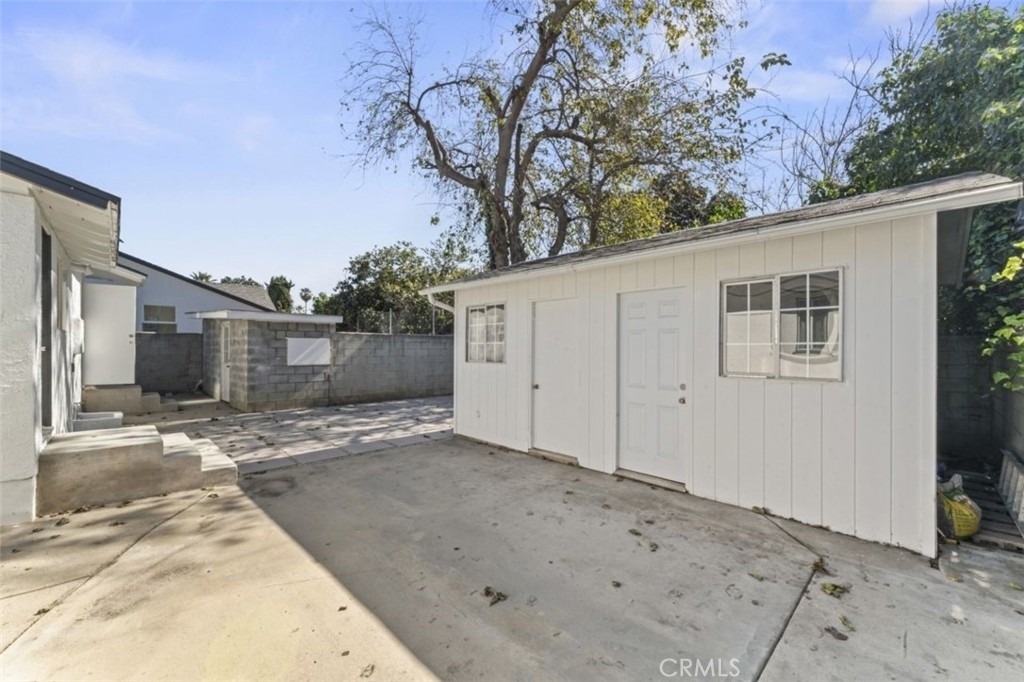14722 Strathern - Photo 18