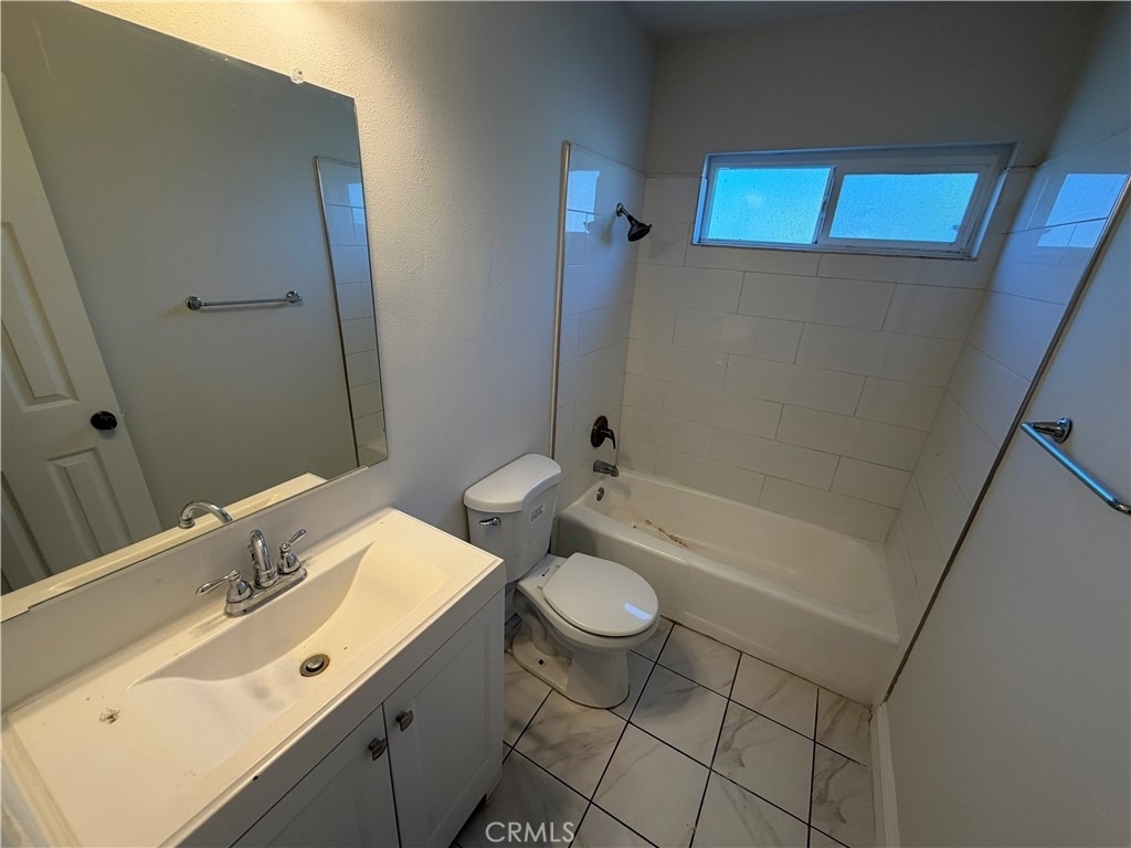 2530 Carmona - Photo 15