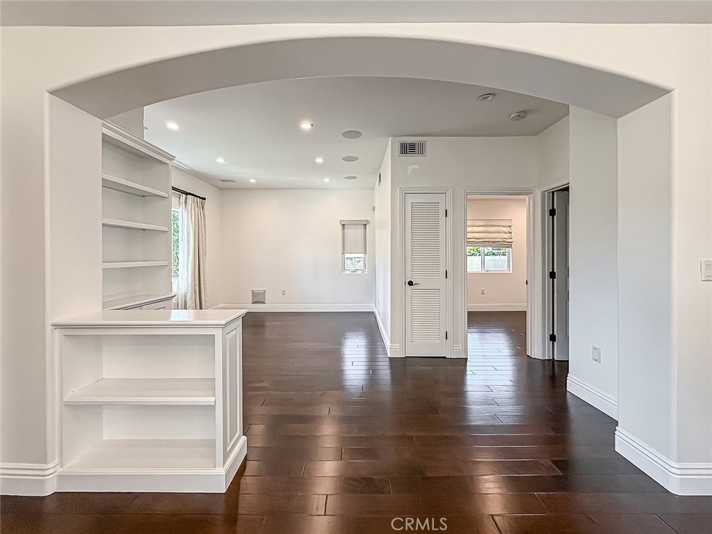 5960 Balcom - Photo 8