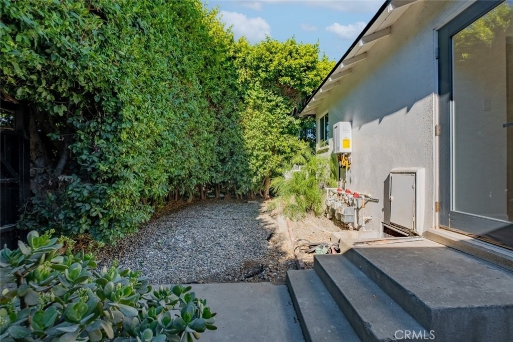 14418 Martha Street - Photo 20