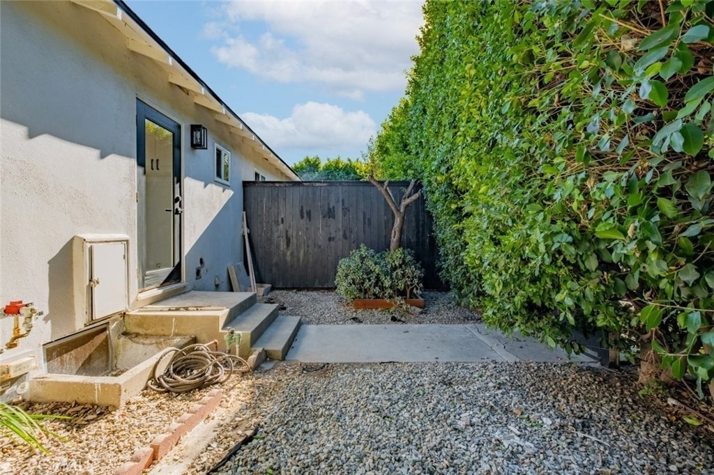 14418 Martha Street - Photo 19