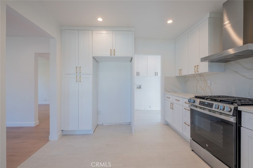 14418 Martha Street - Photo 6
