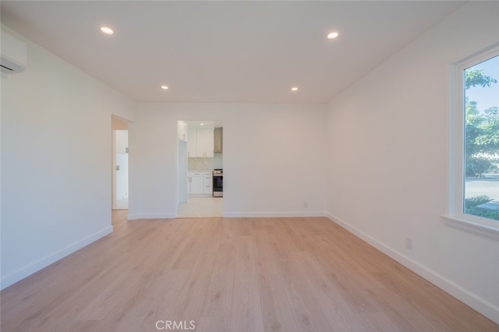 14418 Martha Street - Photo 15